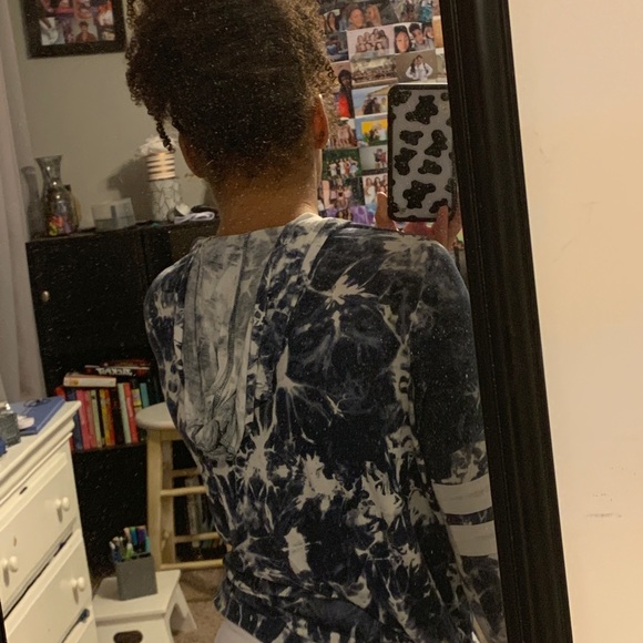 blue and white tie dye long sleeve - Picture 3 of 3